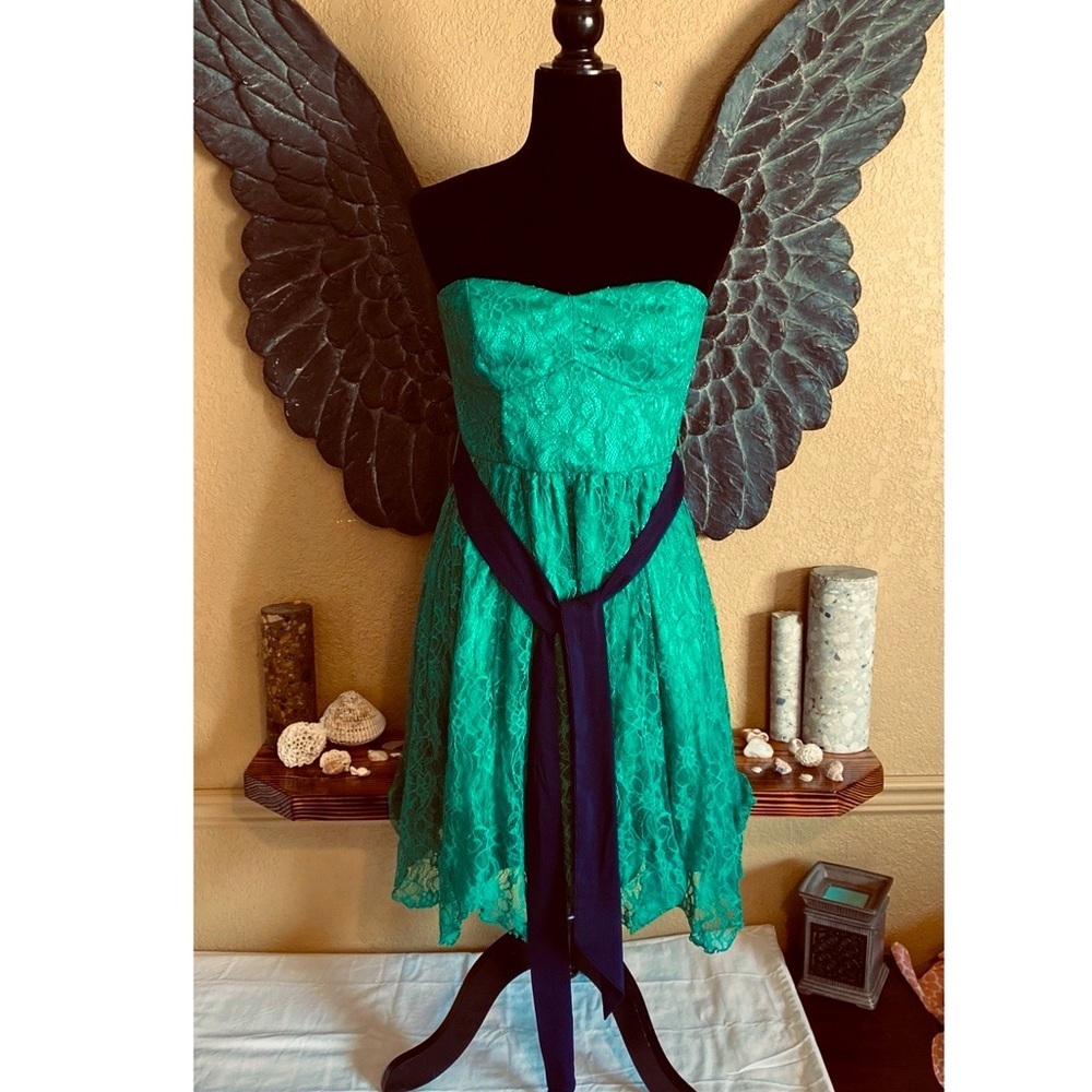 Urban Outfitters Thistle Pearl Green Strapless Lace Dress